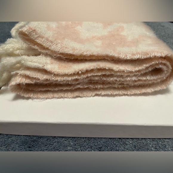 LA Express Cream/Pink/White Scarf - Picture 6 of 7